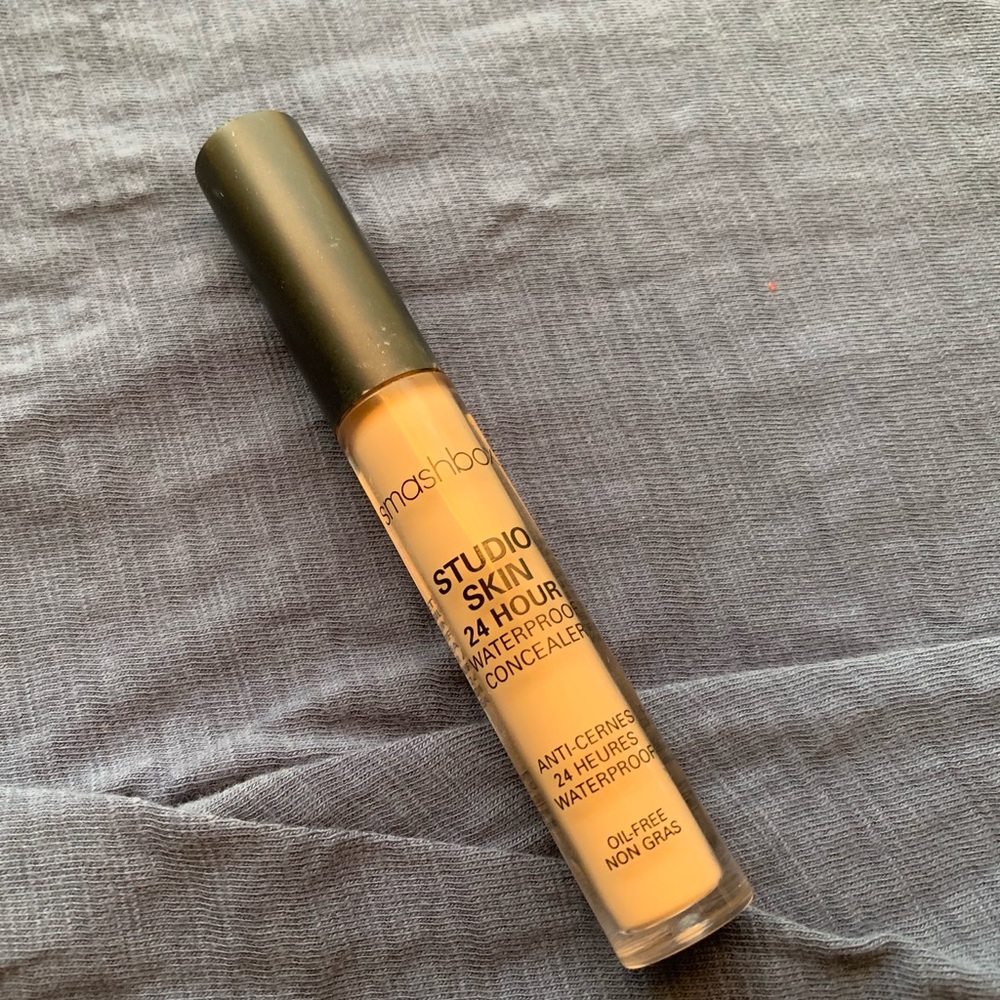 Smashbox concealer ‘light/medium’